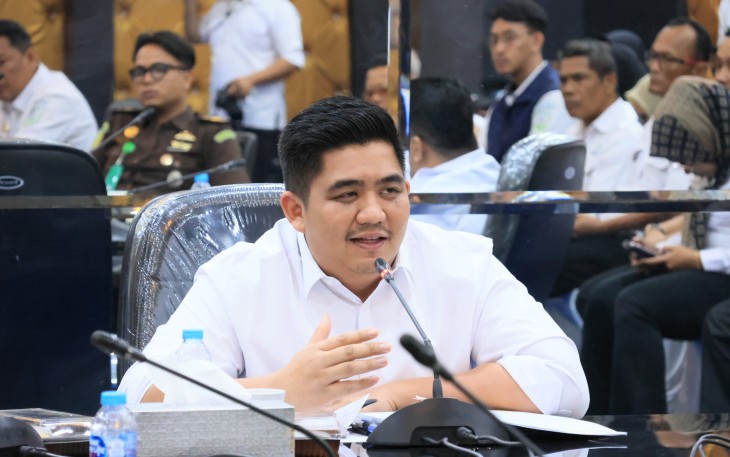 Bupati Bintan Roby Kurniawan saat memimpin Rapat Koordiansi bersama FKPD, jajaran OPD, BMKG, PDAM hingga Camat se-Bintan, Rabu (25/03) di Ruang Rapat II Bandar Seri Bentan