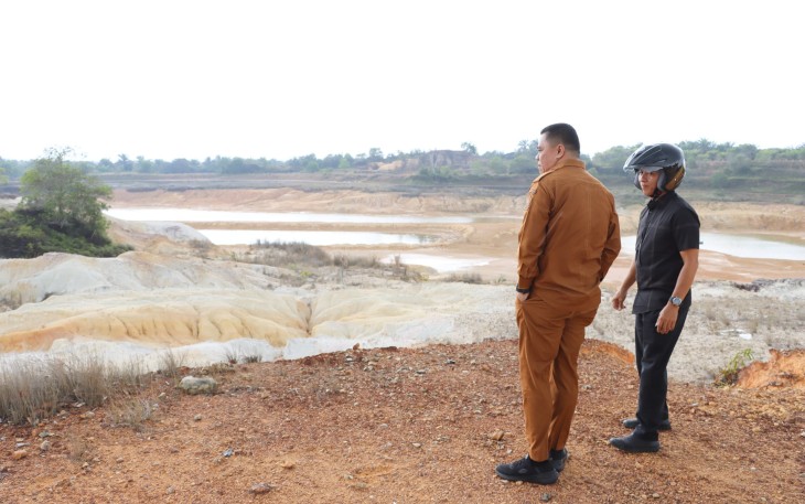 SEKDA Kabupaten Bintan saat tinjau lokasi