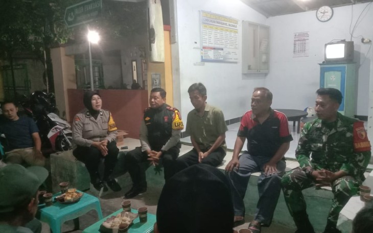 Komsos bersama warga desa binaan