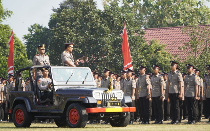 Kapolda Jatim Lantik 971 Bintara Remaja Lulusan SPN Polda Jatim