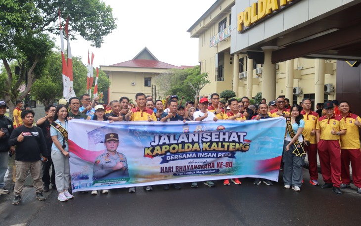 Polda Kalteng Gandeng Insan Pers Perkuat Sinergi Lewat Jalan Sehat