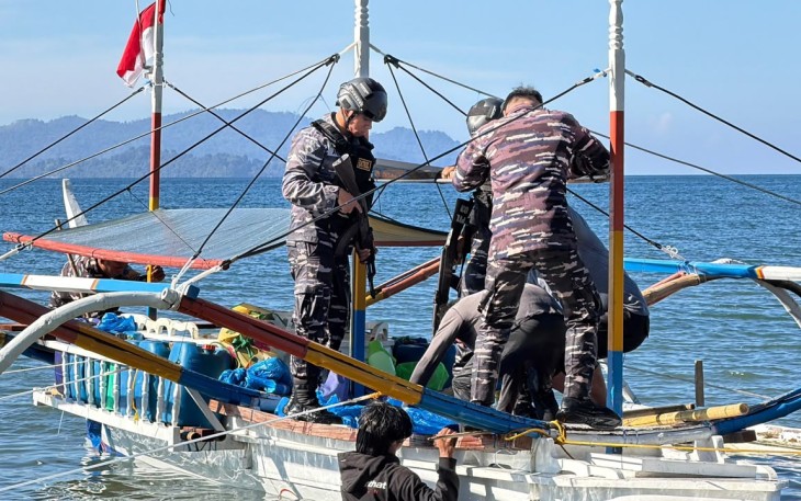 TNI AL Gagalkan Penyelundupan Sianida dan Barang Ilegal Lintas Negara di Sulawesi Utara 