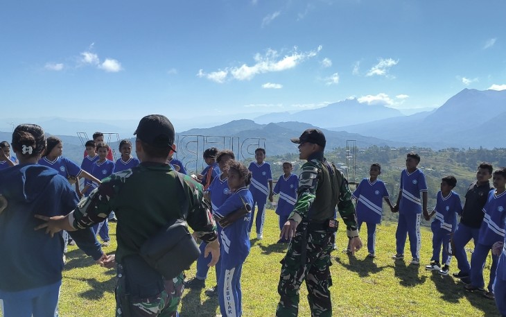 Yonarmed 12 Kostrad Lestarikan Kearifan Lokal di Wilayah Perbatasan