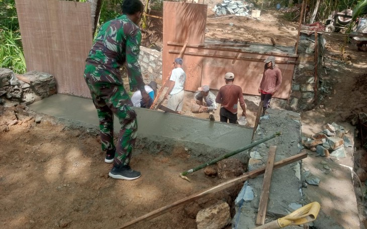 Terus Kebut Pembuatan Jembatan Garuda Tahap V Di Pacitan, Babinsa Punung Kawal Progres Pembangunan