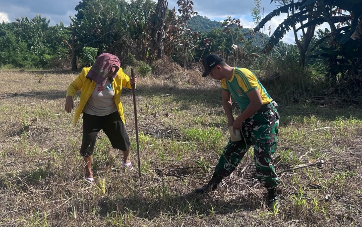 Yonarmed 12 Kostrad Tingkatkan Kesejahteraan Warga Perbatasan Lewat Program Ketahanan Pangan