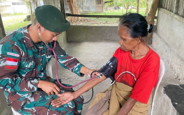 Satgas Yonarmed 12 Kostrad Gelar Pemeriksaan Kesehatan Gratis bagi Warga Alas Selatan