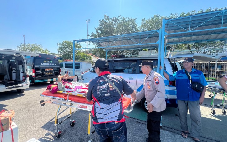 Polres Gresik Beri Layanan Ambulans Gratis untuk Masyarakat*