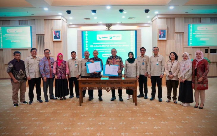 Kemenkop Fasilitasi MoU Koperasi Gambir & ID FOOD untuk Ekspor ke India-Pakistan