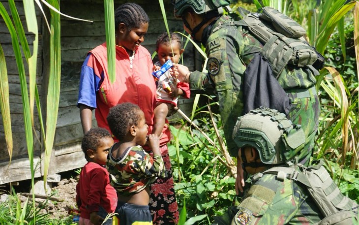 Patroli Satgas Marinir di Papua, Hadirkan Keamanan dan Kebahagiaan Bagi Masyarakat 