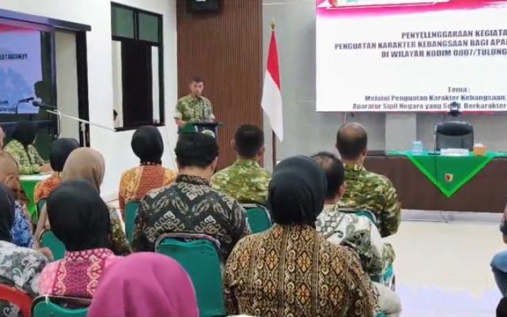 Kepala Staf Kodim 0807/Tulungagung Mayor Arh Untung Wiyono, S.T., membuka kegiatan Penguatan Karakter Kebangsaan bagi Aparatur Sipil Negara (ASN) di wilayah Kodim 0807/Tulungagung