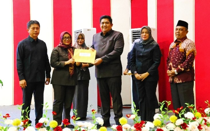 Rapat Paripurna Bupati Roby Sampaikan Ranperda LPP APBD Bintan Tahun 2025