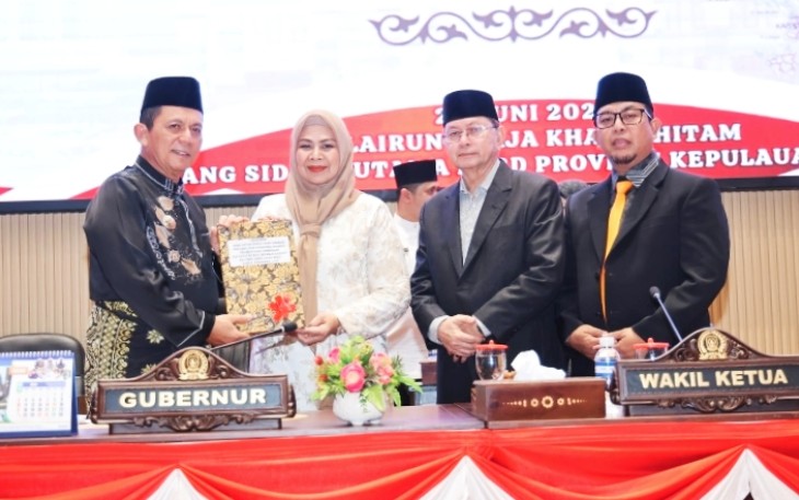 Gubernur Ansar Sampaikan Ranperda Pertanggungjawaban APBD 2025, Tegaskan Komitmen Transparansi dan Akuntabilitas