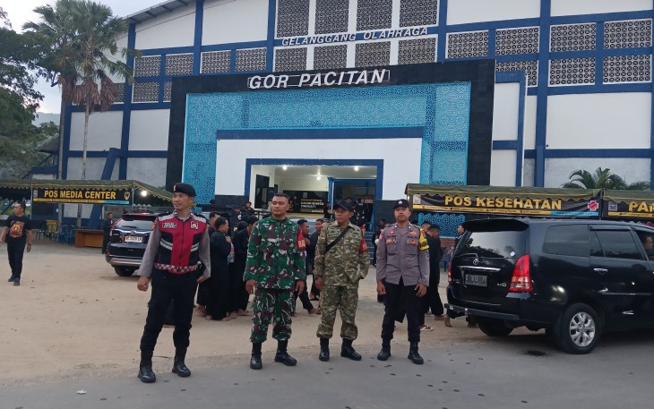 Gabungan TNI Polri di Pacitan Lakukan Pengamanan Pengesahan Warga PSHT Memastikan Situasi Aman