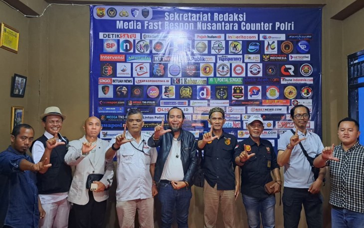 Ketua Umum Fast Respon Nusantara (FRN) Counter Polri, Agus Flores, menghadiri langsung kegiatan pembentukan Dewan Pimpinan Wilayah (DPW) FRN Counter Polri DKI Jakarta yang berlangsung di Sekretariat FRN DKI, Kamis (9/7/2026)