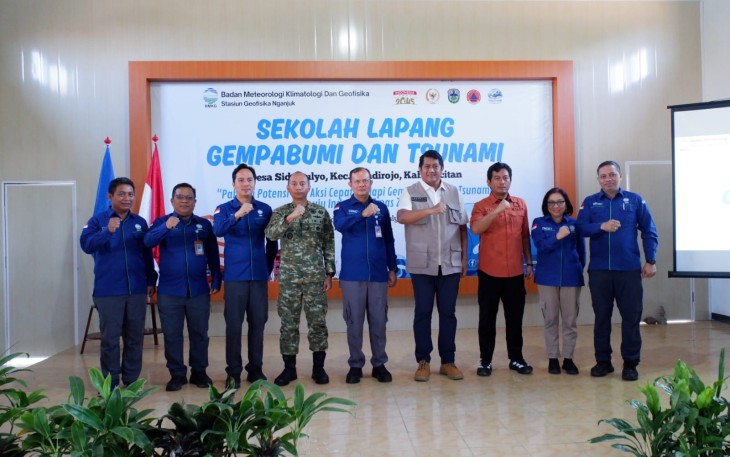 Sekolah Lapang Gempa Bumi dan Tsunami