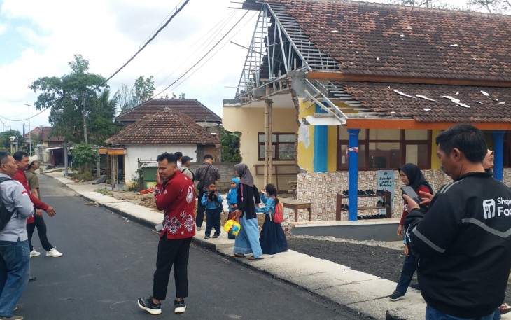 Ruang Kelas Terdampak Pelebaran Jalan, 18 Siswa SDN 1 Srigonco Belajar di Laboratorium