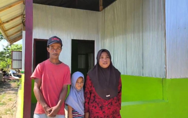 Keluarga bapak Anis penerima RTLH