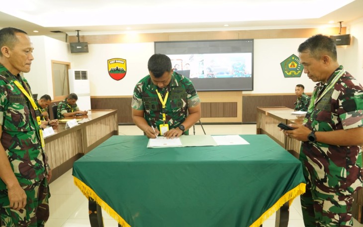 Penandatanganan pakta integritas penerimaan Caba dan Cata Gel III Tahin 2026 Korem 023/KS
