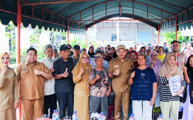 Serahkan Bantuan Pangan, Wali Kota Tebing Tinggi Minta Bantuan Tidak Diperjualbelikan 