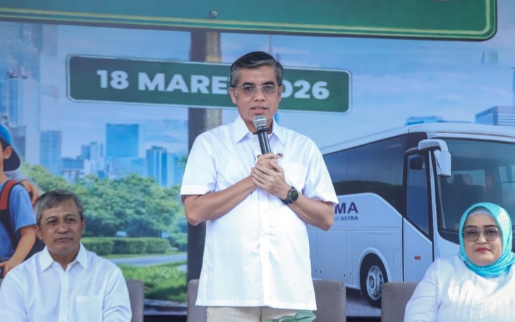 Menaker, Yassierli saat melepas program mudik gratis pekerja/buruh PT Pamapersada Nusantara di Jakarta Timur, Rabu (18/3/2026).