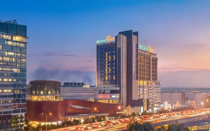 Seremoni tutup atap Metland Smara Hotel Bekasi
