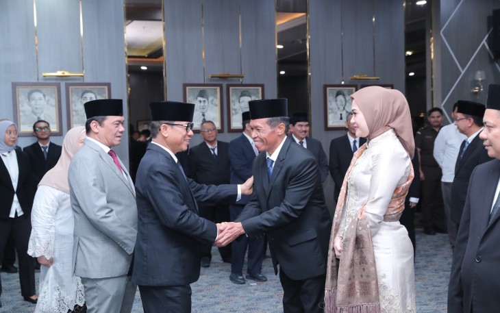 Menteri Desa dan Pembangunan Daerah Tertinggal Yandri Susanto melantik Masyhudi sebagai Inspektur Jenderal Kemendes PDT di Jakarta, Senin (23/2/2026)