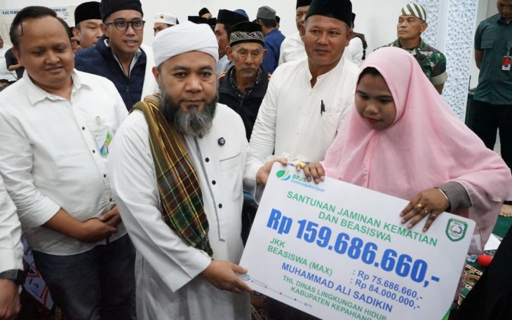 Gubernur Helmi Hasan bersama Wakil Gubernur Mian dan jajaran Pemerintah Provinsi Bengkulu kembali menggelar Safari Ramadan di Desa Tangsi Baru, Kabupaten Kepahiang, Kamis (26/2) /Foto : MC 