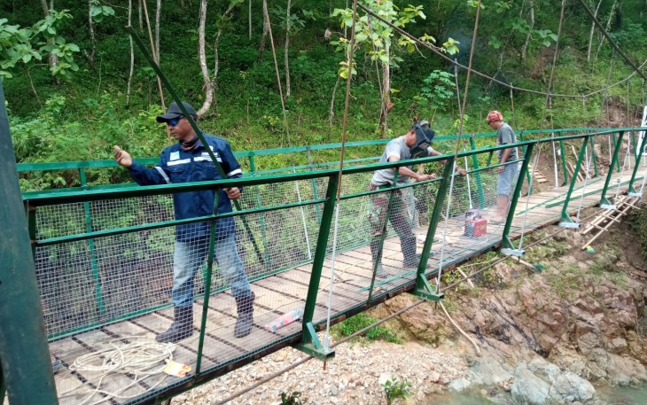 Pembangunan Jembatan Gantung Kalisat Desa Pagutan Capai Proges 75 Persen