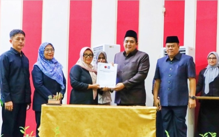 Bupati Bintan Roby Kurniawan Hadiri Rapat Paripurna DPRD 