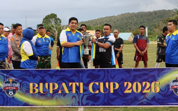 Bupati Bintan Roby Kurniawan SPWK Resmi Buka Turnamen Sepak Bola Bupati Cup III Tahun 2026