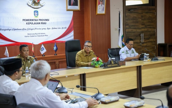 Wakil Gubernur Kepulauan Riau, Nyanyang Haris Pratamura, menghadiri sekaligus menjadi keynote speaker pada kegiatan Rapat Koordinasi Daerah (Rakorda) Peningkatan Kapasitas Aparatur dan Kelembagaan Desa se-Provinsi Kepulauan Riau Tahun 2026 