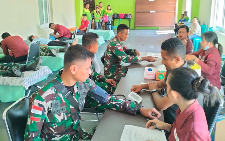 Yonarmed 12 Kostrad Hadir dalam Bakti Sosial Donor Darah di Atambua