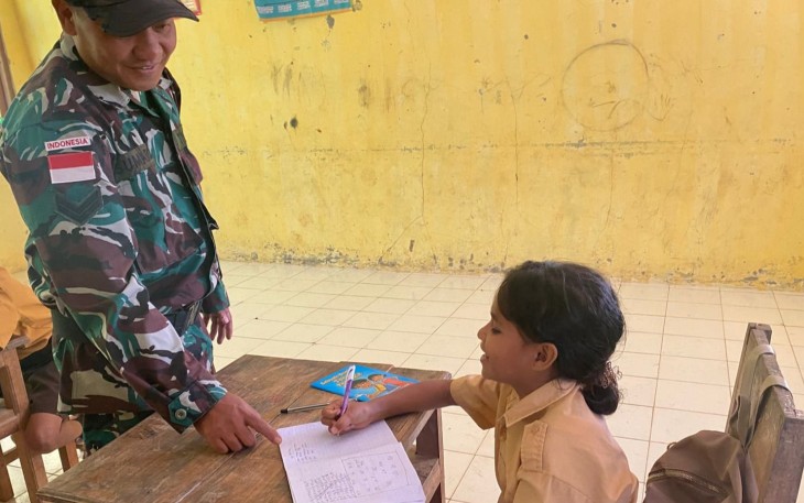 Yonarmed 12 Kostrad Berikan Penyuluhan Pola Hidup Sehat di SDI Fatuha