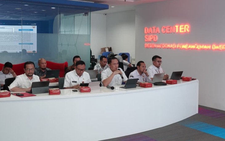 Ditjen Bina Pembangunan Daerah Kemendagri menyelenggarakan kegiatan Fasilitasi Rancangan Peraturan Gubernur (Ranpergub) tentang Perubahan Rencana Kerja Pemerintah Daerah (RKPD) Provinsi Jawa Timur Tahun 2026 secara hybrid