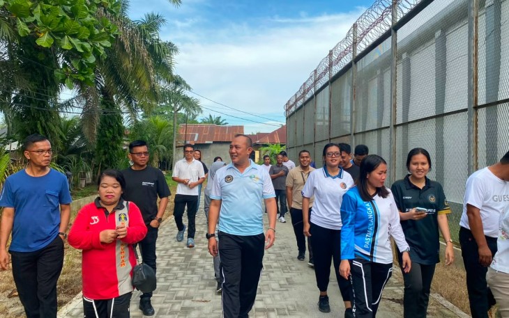 Plt Kepala Lapas Narkotika Langkat Pimpin Jalan Santai Sekaligus Kontrol Area Brandgang