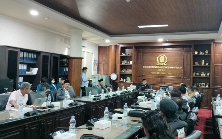 Bapemperda DPRD Jawa Timur saat menggelar koordinasi dengan beberapa pihak terkait.
