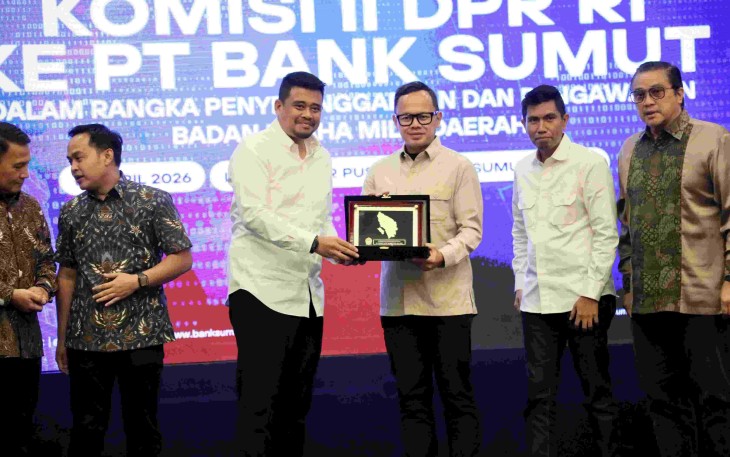 Wamendagri Bima Arya Sugiarto dalam Kunjungan Kerja Spesifik Komisi II Dewan Perwakilan Rakyat (DPR) Republik Indonesia (RI) ke PT Bank Sumut di Kantor Pusat PT Bank Sumut, Medan, Rabu (1/4/2026).
