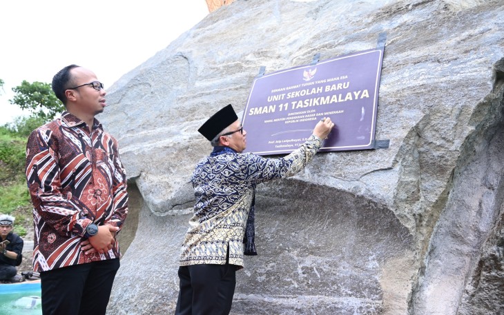 Wamendikdasmen Atip Resmikan Revitalisasi 24 Satuan Pendidikan dan SMA Negeri 11 Tasikmalaya