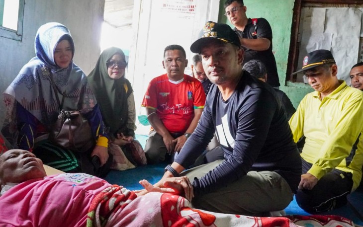 Walikota Tebing Tinggi Kunjungi Keluarga Pedagang Pasar Gambir dan Pasien RSUD