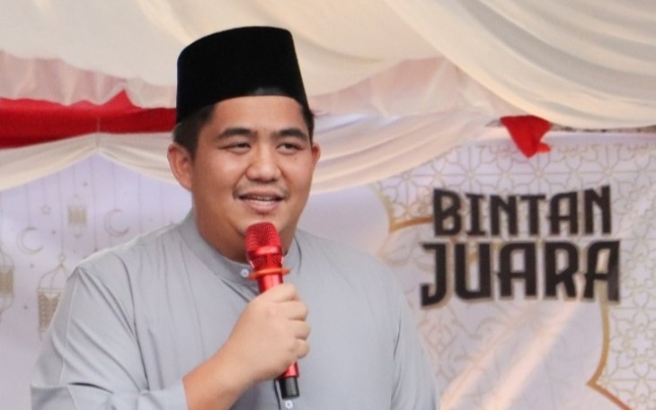 Bupati Bintan Roby Kurniawan saat menjemput pemuda-pemuda hebat Bintan yang siap andil dan ambil bagian, Jumat (03/04).