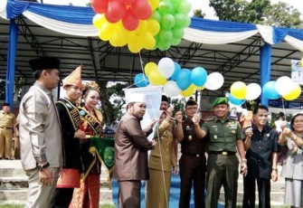 Launching rangkaian kegiatan Hari Jadi Kota Bengkulu ke-298 di Lapangan View Tower, Senin (27/02/2017). 