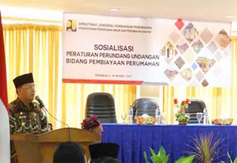Wakil Gubernur Bengkulu Rohidin Mersyah, saat membuka Sosialisasi peraturan perundang-undangan bidang pembiayaan perumahan di Hotel Raffles City, Kamis (09/03/2017).