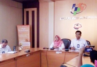 Kepala BPS Provinsi Bengkulu, Dyah Anugrah Kuswardani, MA saat jumpa pers, Rabu (01/03/2017).
