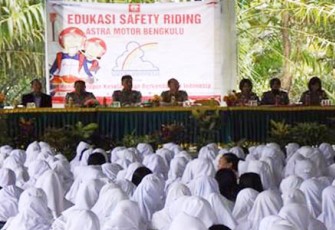 Dit Lantas Polda Bengkulu Sosialisasikan 'Safety Riding'  menengah di Wilayah Kabupaten Bengkulu Selatan, Selasa (18/04) lebih kurang pukul 10.15 WIB.