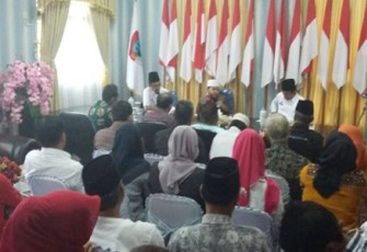 Walikota rapat bersama forum ketua RT se-Kota Bengkulu, di ruang kerja Walikota, Rabu (10/5).