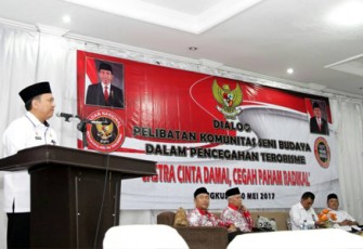 Dialog pelibatan komunitas seni dalam pencegahan terorisme, di Kota Bengkulu, pada Rabu (10/5).  