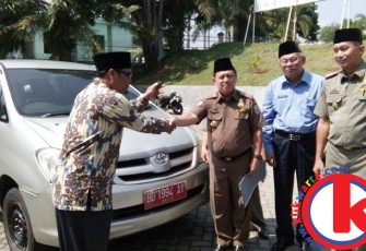 Penyerahan aset Mobnas KPID ke BPKD, Jumat (26/05/2017)