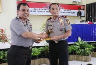 Lapsat dan Penandatanganan Memori Sertijab Kapolda Bengkulu