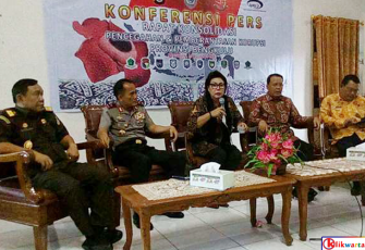 Wakil Ketua KPK Basaria Pandjaitan saat Konferensi Pers Rapat Konsolidasi Pencegahan dan Pemberantasan Korupsi Provinsi Bengkulu, Kamis (10/08/2017) kemarin.