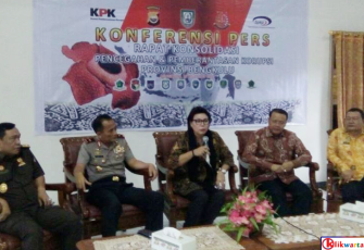 Wakil Ketua KPK Basaria Pandjaitan, saat Konferensi Pers Rapat Konsolidasi Pencegahan dan Pemberantasan Korupsi Provinsi Bengkulu, Kamis (10/08/2017).